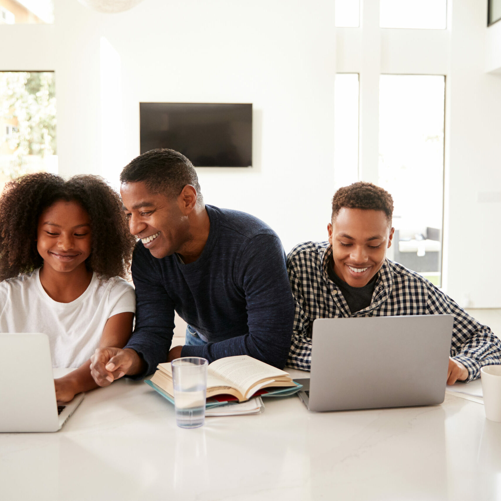 shutterstock_1343268587 youth and family counseling